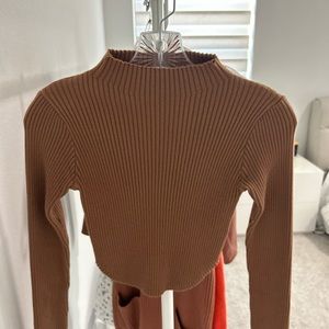 NWT! Fitted Ribbed Cropped Sweater Top